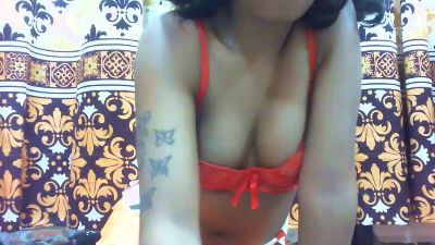maylis24 live cam on Cam4