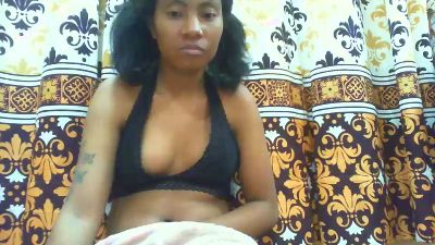 maylis24 live cam on Cam4
