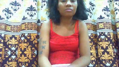 maylis24 live cam on Cam4