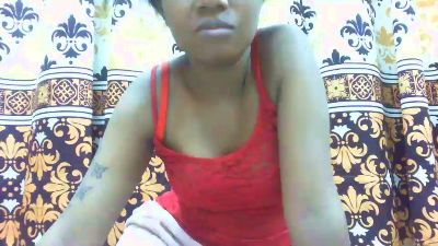 maylis24 live cam on Cam4