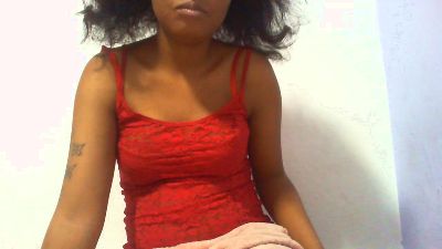 maylis24 live cam on Cam4