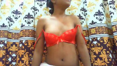 maylis24 live cam on Cam4