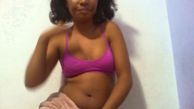 maylis24 live cam on Cam4