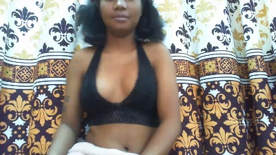 maylis24 live cam on Cam4