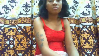 maylis24 live cam on Cam4
