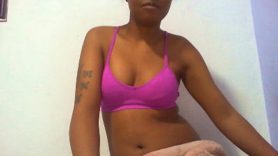 maylis24 live cam on Cam4