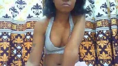 maylis24 live cam on Cam4