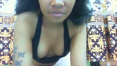 maylis24 live cam on Cam4