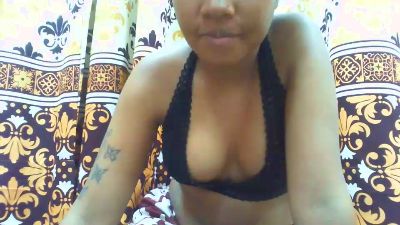 maylis24 live cam on Cam4
