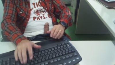 me__slave live cam on Cam4