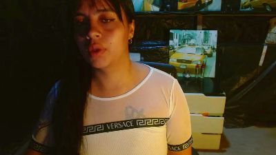 megan_foxy2 live cam on Cam4