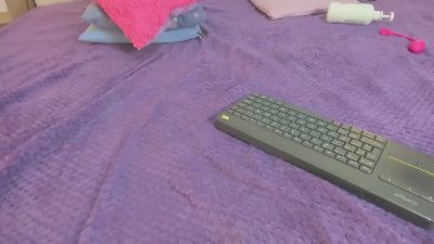 meganqueen2 live cam on Cam4