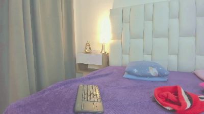 meganqueen2 live cam on Cam4