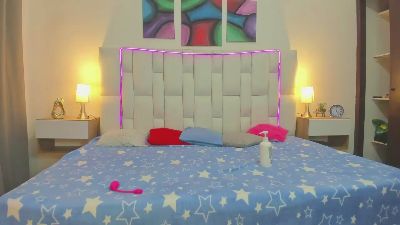 meganqueen2 live cam on Cam4