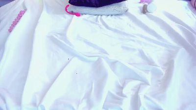 meganqueen2 live cam on Cam4