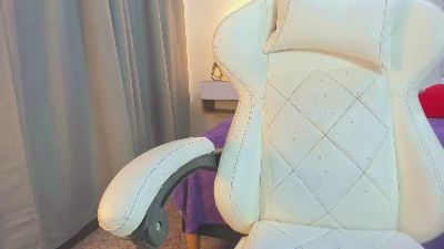 meganqueen2 live cam on Cam4