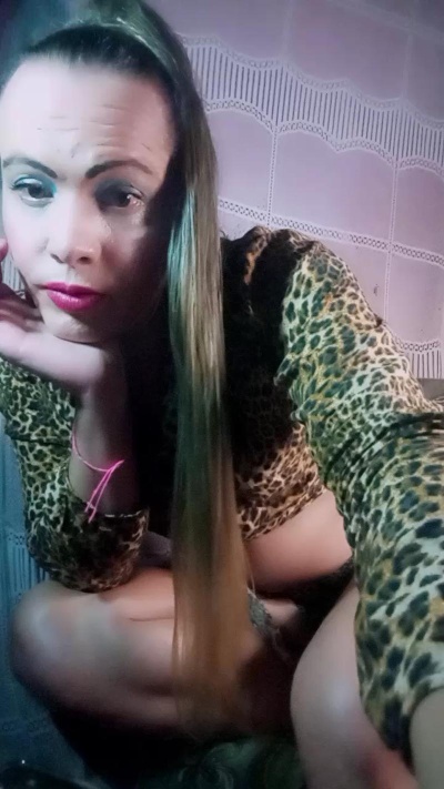 mel235 live cam on Cam4