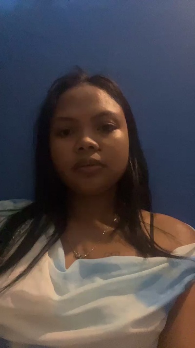 melanie022 live cam on Cam4
