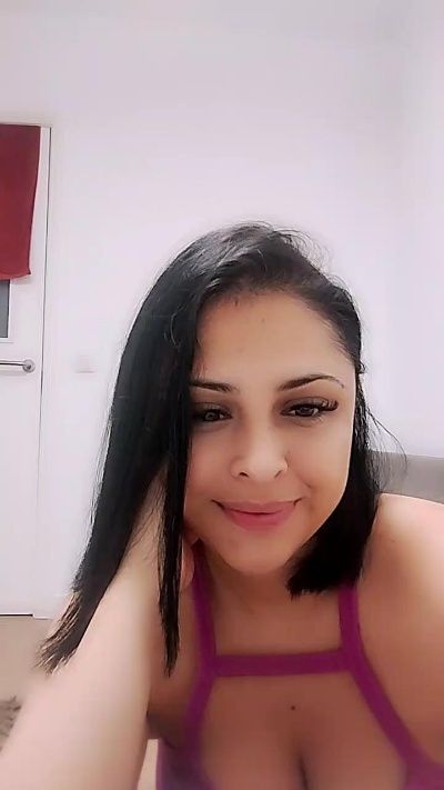 melannybell2 live female webcam from Spain