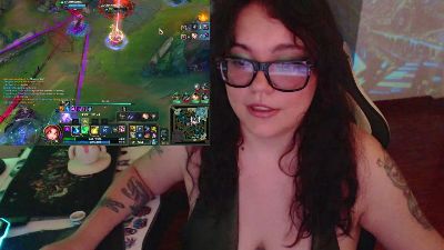 melanypresley1 live cam on Cam4
