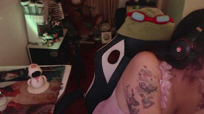 melanypresley1 live cam on Cam4