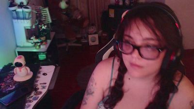 melanypresley1 live cam on Cam4