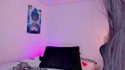 melanyrouse1 live cam on Cam4