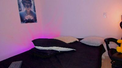melanyrouse1 live cam on Cam4