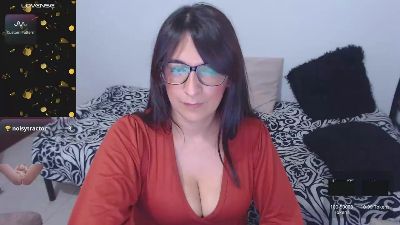 melina_miller live cam on Cam4