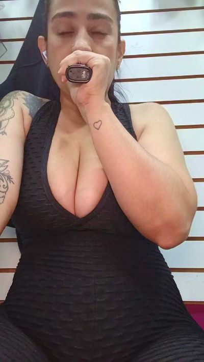 melishanton live cam on Cam4