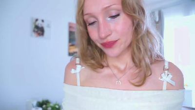 mell_issa live cam on Cam4