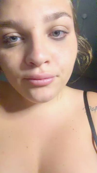 melodye233 live cam on Cam4