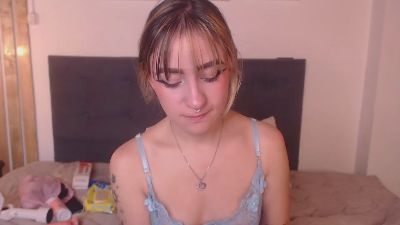 melodyygirl_ live cam on Cam4