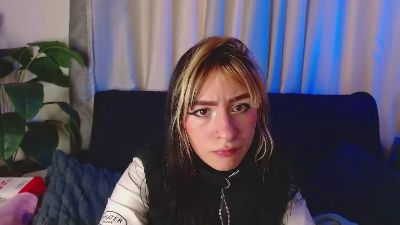 melodyygirl_ live cam on Cam4