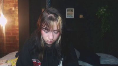 melodyygirl_ live cam on Cam4