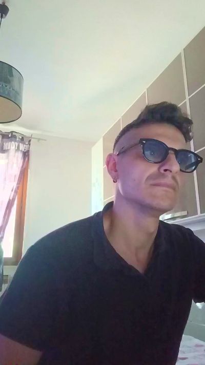 melone923 live cam on Cam4