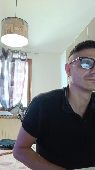 melone923 live cam on Cam4