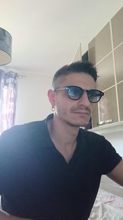 melone923 live cam on Cam4