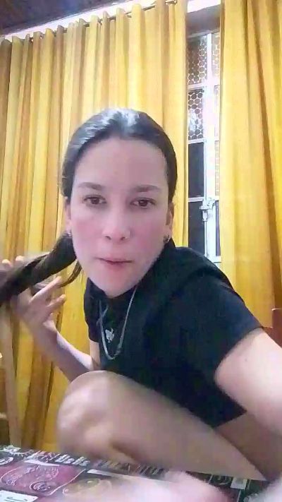 melu021 live cam on Cam4