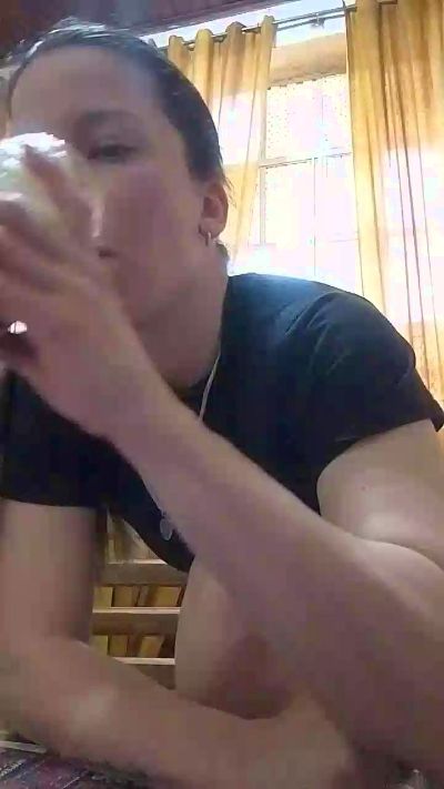 melu021 live cam on Cam4