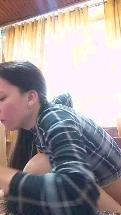 melu021 live cam on Cam4