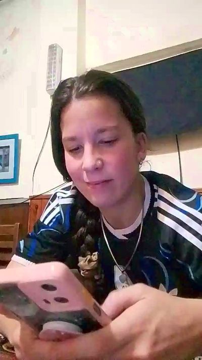 melu021 live cam on Cam4