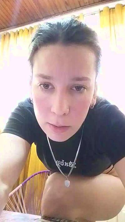 melu021 live cam on Cam4