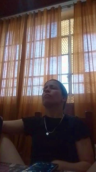 melu021 live cam on Cam4