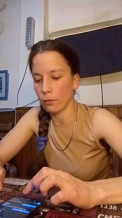 melu021 live cam on Cam4