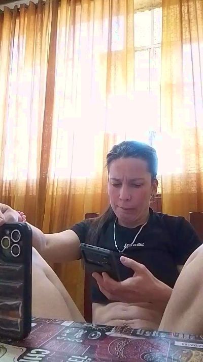 melu021 live cam on Cam4