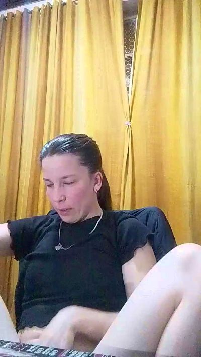 melu021 live cam on Cam4