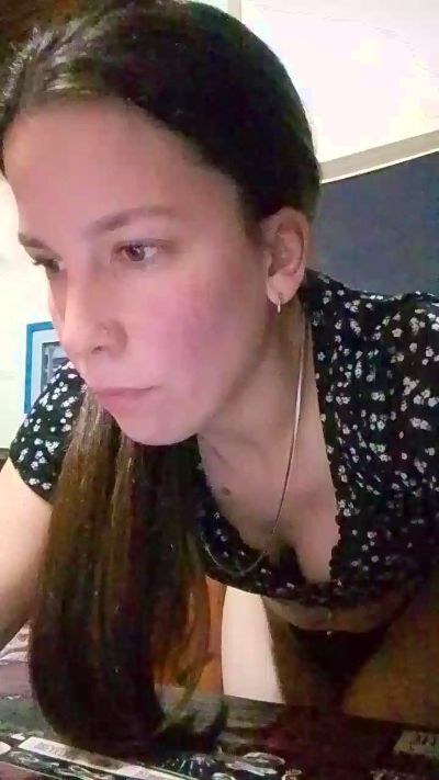 melu021 live cam on Cam4
