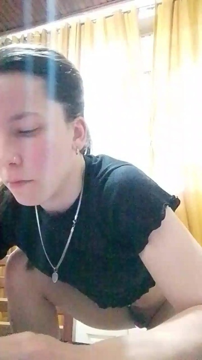 melu021 live cam on Cam4