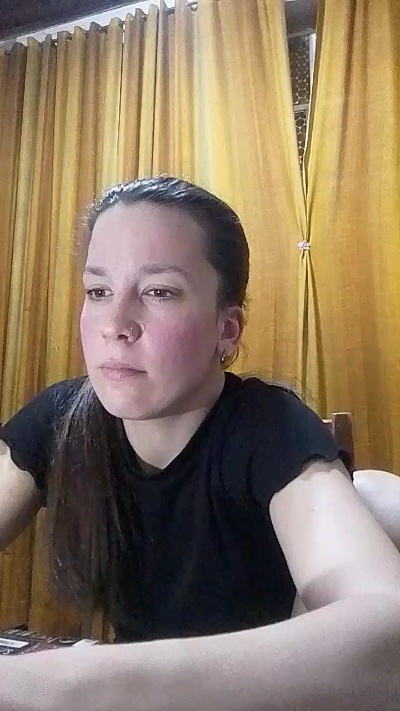 melu021 live cam on Cam4